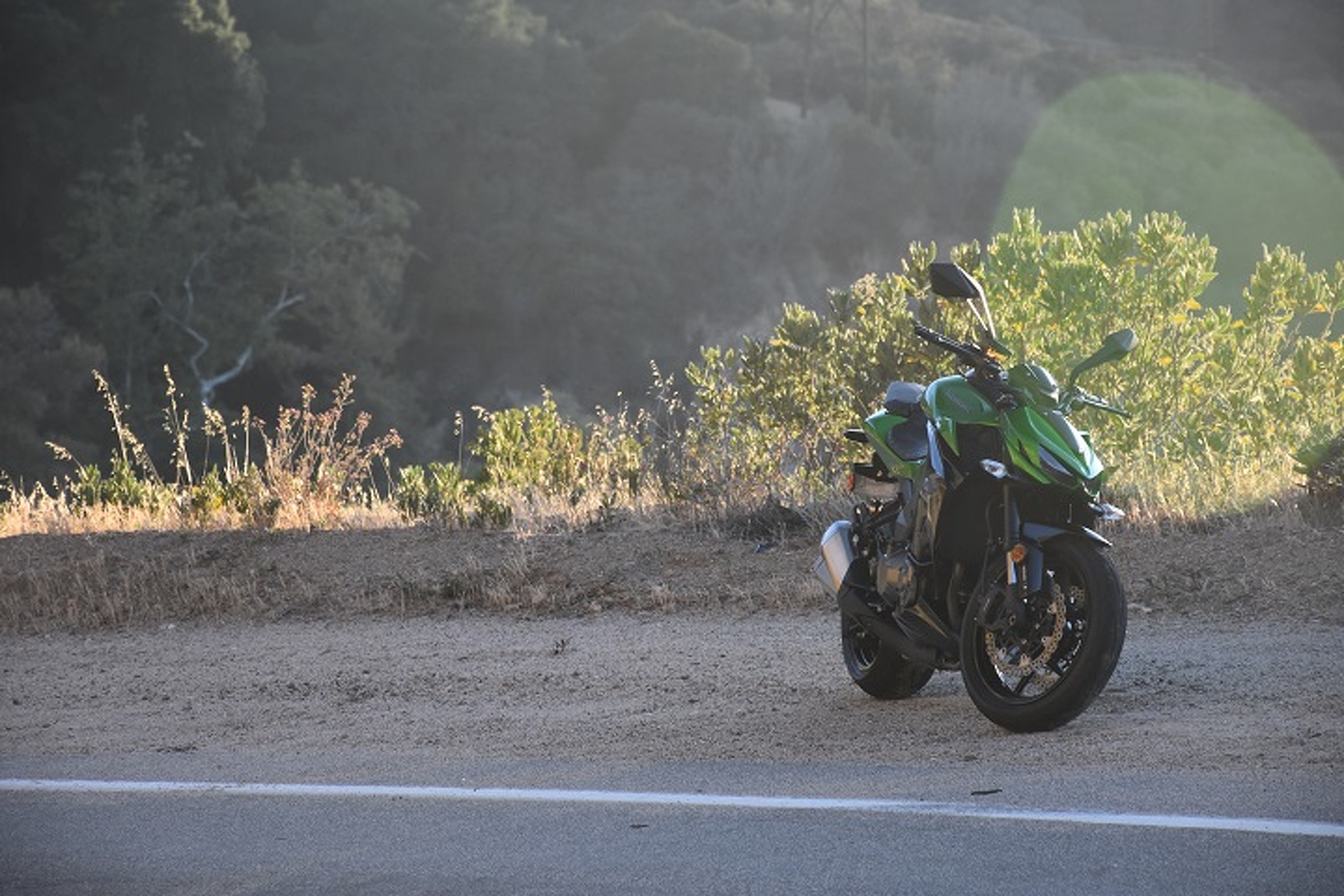 The Kawasaki Z1000 Is the McLaren 650S Spider Of Superbikes: Review