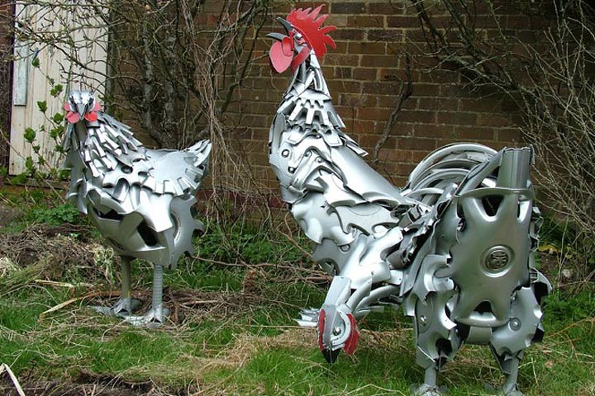 Artist Turns Hubcaps into Amazing Animal Sculptures