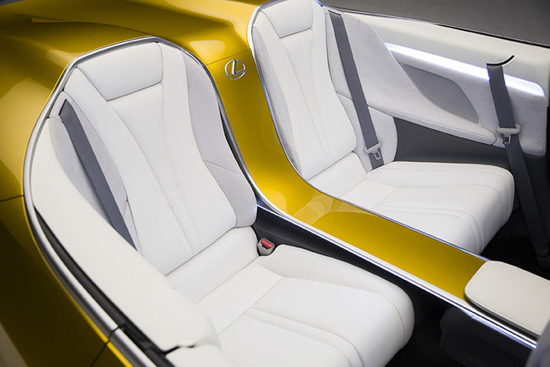 5 Flaws of the Stunning Lexus LF-C2 Concept