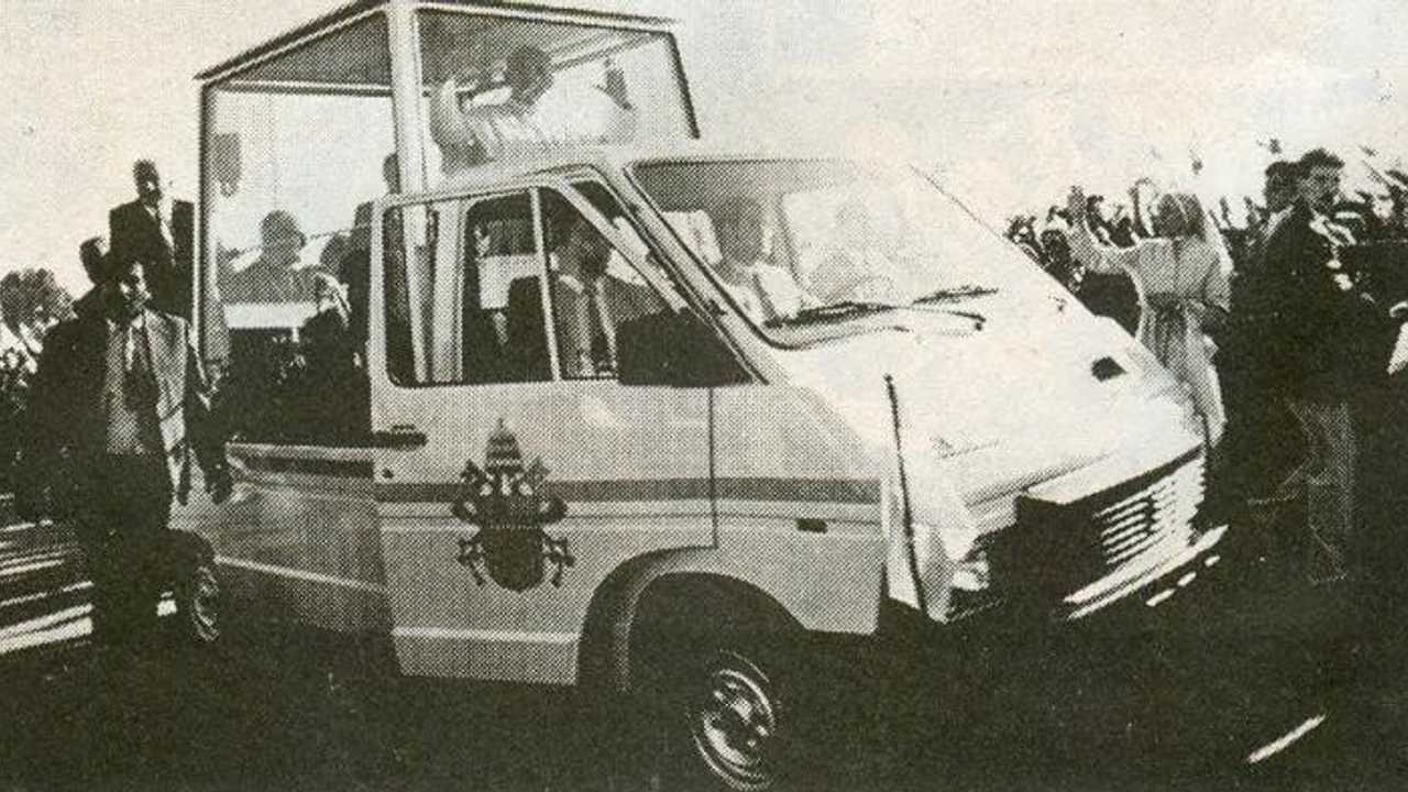 El nuevo Papamóvil es una Renault Kangoo