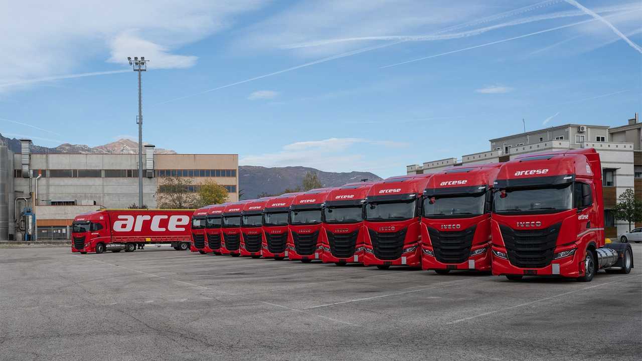 Iveco S-Way Arcese schieramento