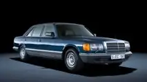 Vor 40 Jahren: Mercedes-Benz bringt Fahrerairbag und Gurtstraffer in die Serie
