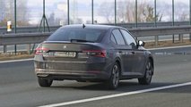 Skoda Superb restyling 2019, nuove foto spia