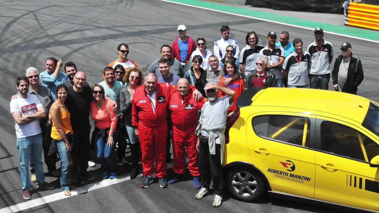 Vídeo: Douglas Mendonça dirigindo em Interlagos