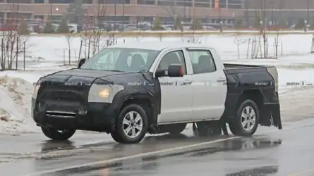 2020 Toyota Tacoma Shows Off Subtle Facelift In Chicago Update 2020 Toyota Tacoma Shows Off Subtle Facelift In Chicago Update