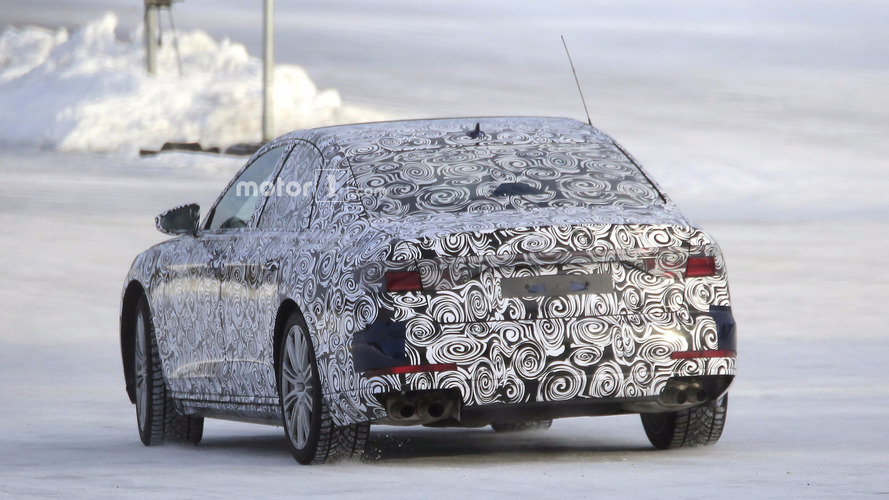 2019 Audi S8 spy photo