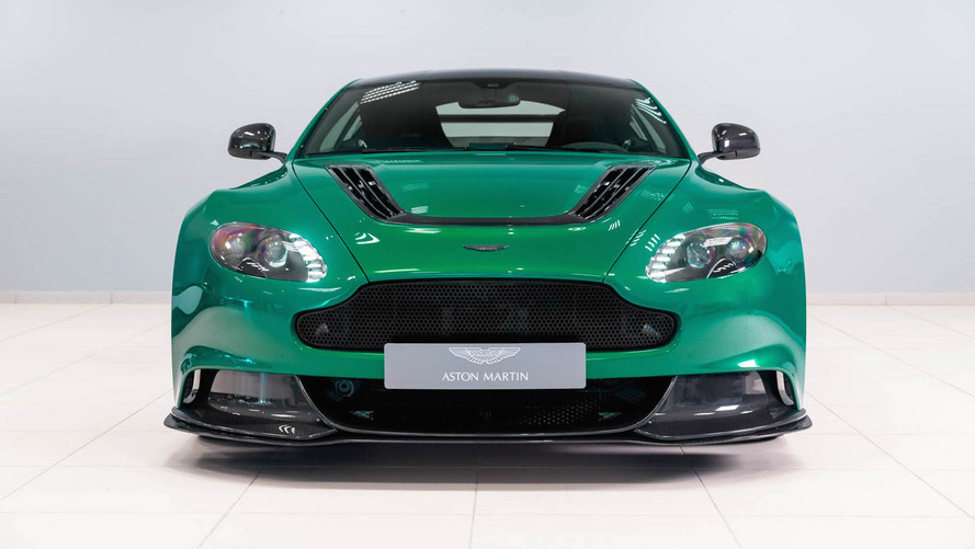 Aston Martin Vantage GT12