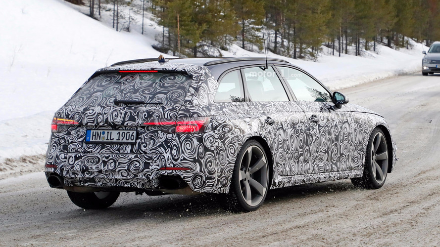 Audi RS4 Avant casus fotoğrafları