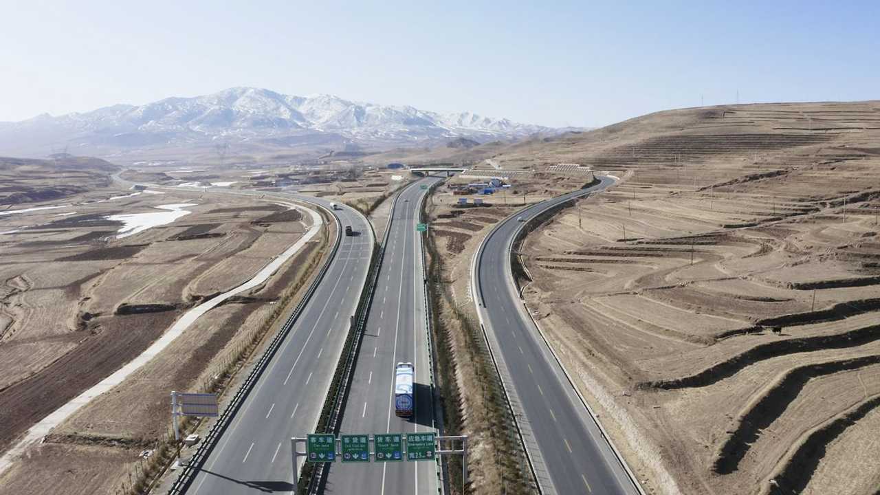 Un camión autónomo completa 4000 millas de viaje por la Ruta de la Seda