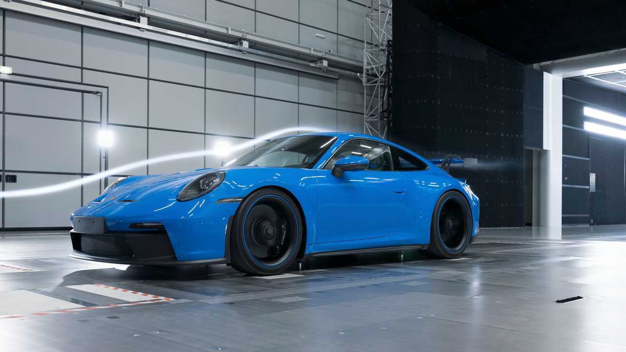 Porsche 911 GT3, i test a 300 all’ora per 5000 km