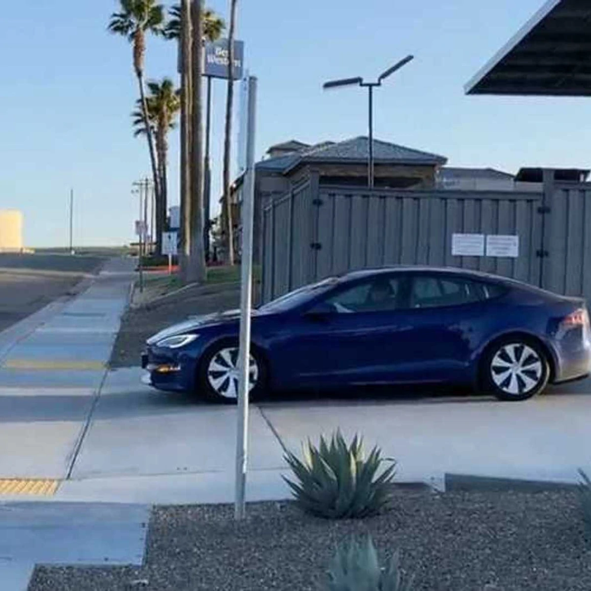 See Refreshed Tesla Model S Drive Away From Supercharger