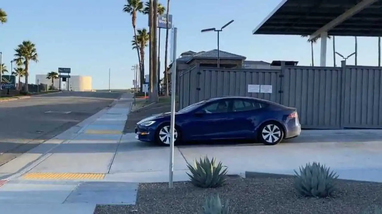 See Refreshed Tesla Model S Drive Away From Supercharger
