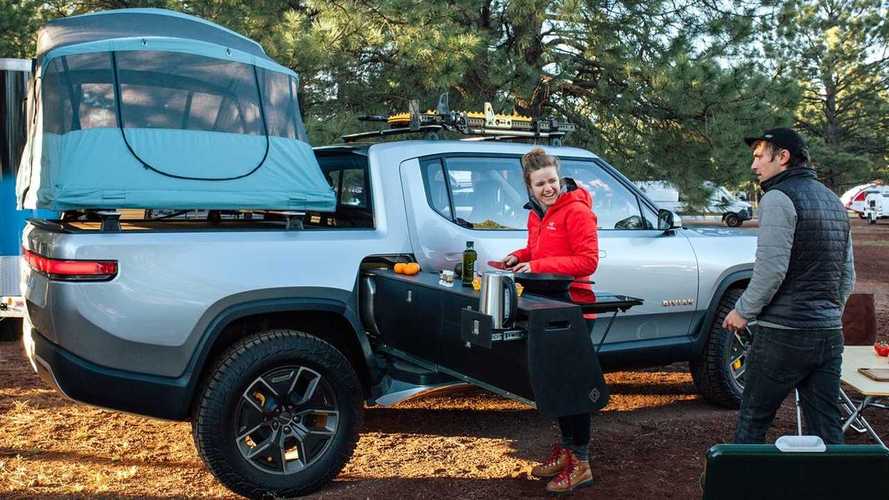 Il Rivian R1T camperizzato debutta all'Overland Expo