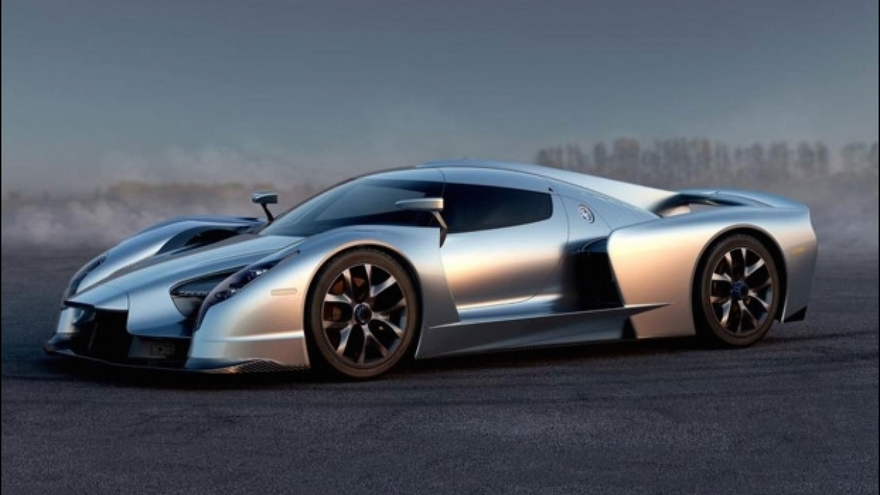 [Copertina] - SCG 003S, 800 CV che vogliono diventare famosi