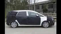 Kia Rondo als Erlkönig