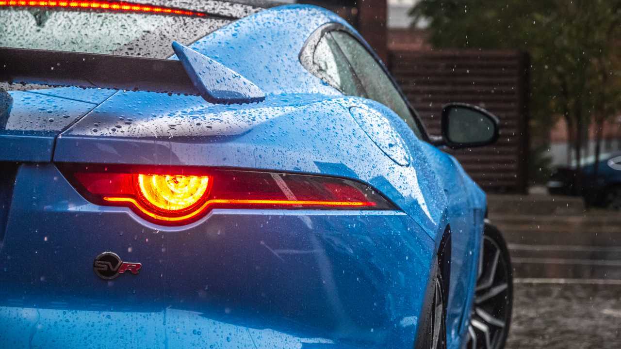 Jaguar F-type SVR
