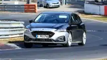 Ford Focus ST spy photo