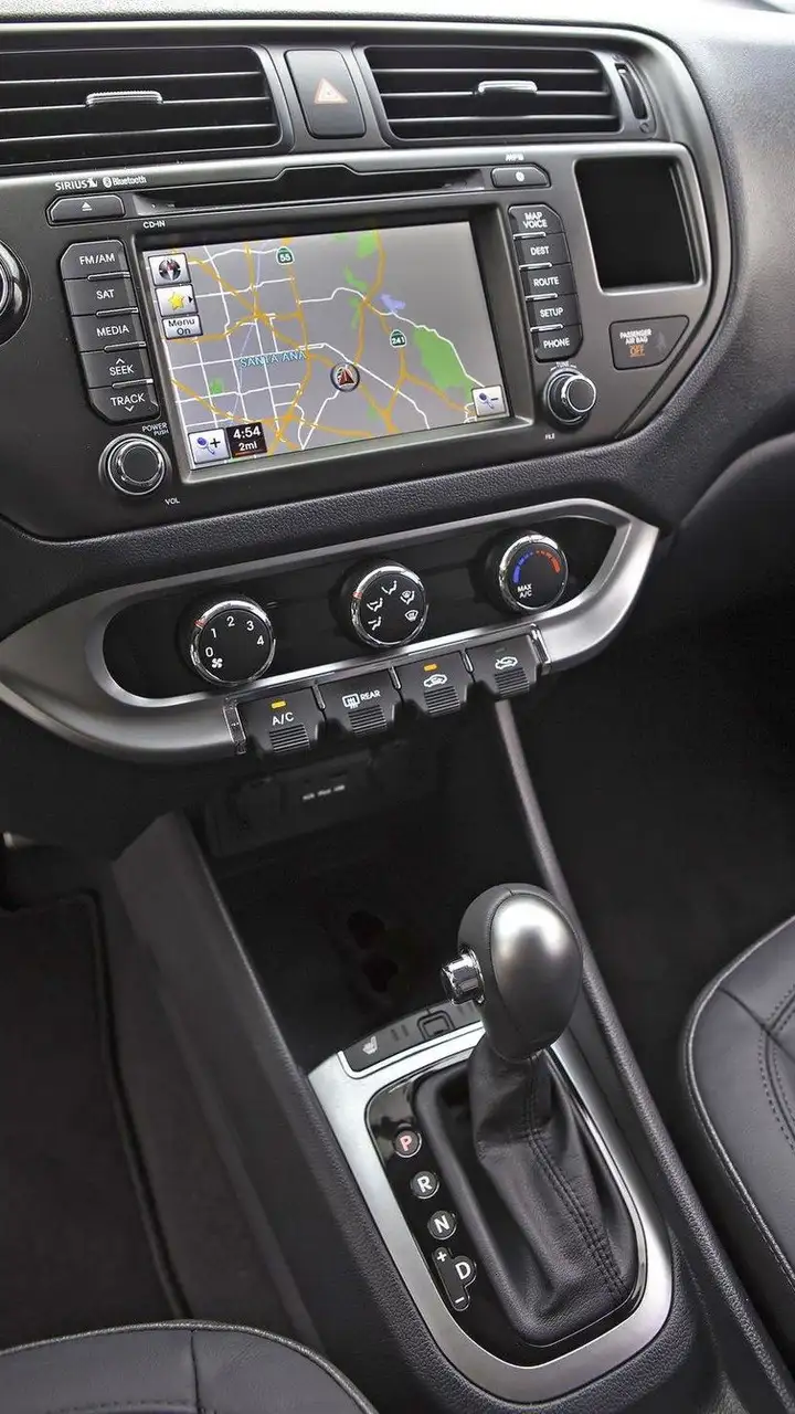 12 Kia Rio Sedan And Facelifted Soul Revealed In New York