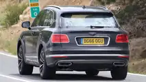 Bentley Bentayga Plug-In Hybrid spy photo