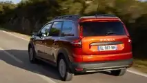 Dacia Jogger Hybrid (2023) nel test