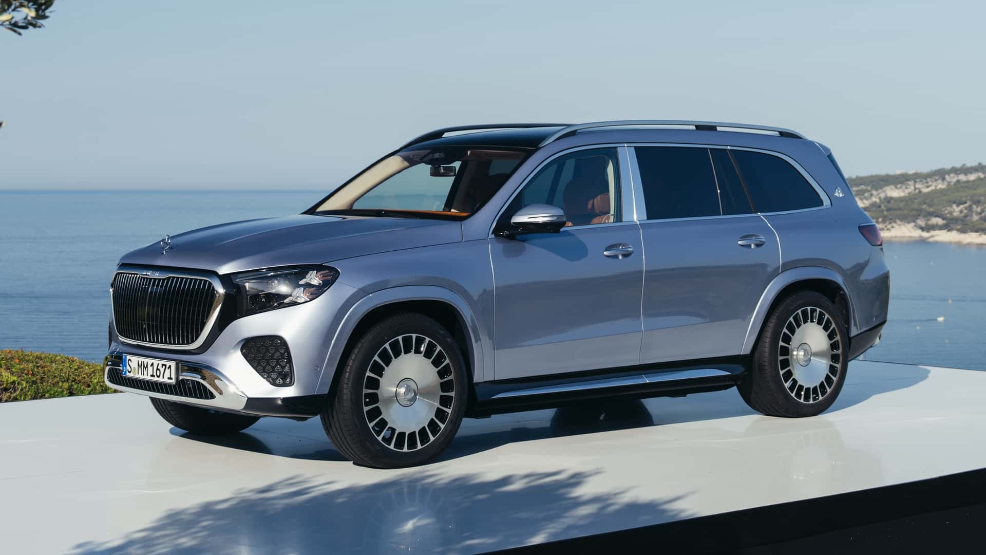 مرسدس-Maybach GLS جدید با قدرت بیشتر و سبک بهتر معرفی شد مرسدس-Maybach GLS جدید با قدرت بیشتر و سبک بهتر معرفی شد