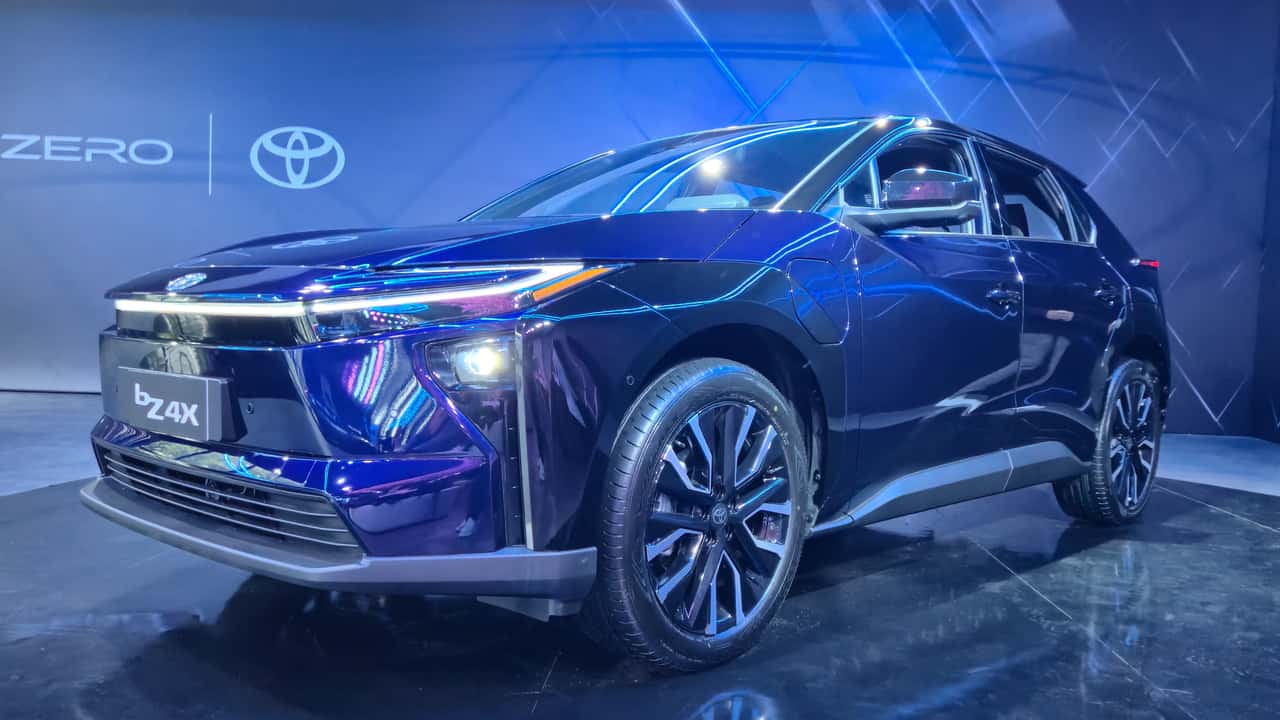 Toyota bZ4X estreia no Brasil por R$ 419.990 e inaugura era dos elétricos da marca