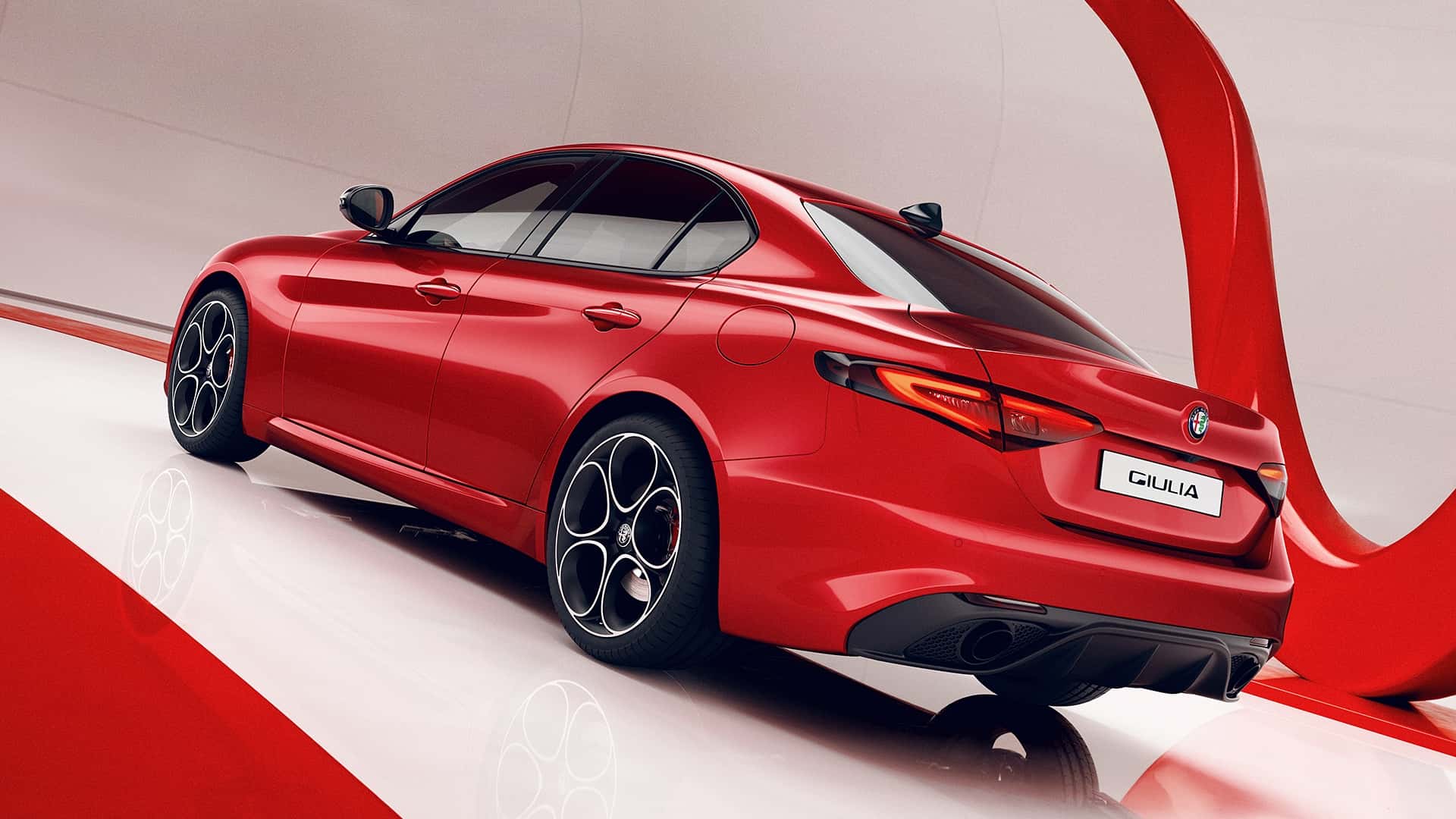 https://cdn.motor1.com/images/mgl/eo7gOM/s1/alfa-romeo-giulia-pack-performance-2026.jpg