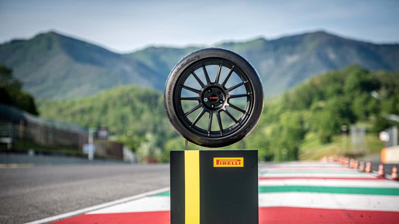Pirelli P Zero Trofeo RS