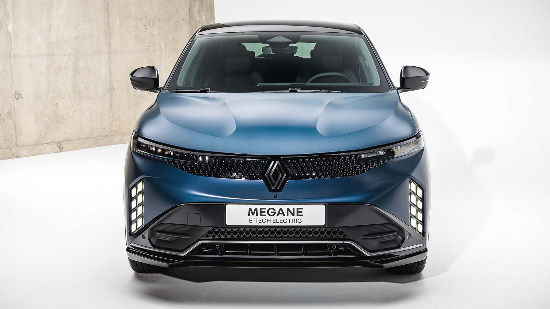 https://cdn.motor1.com/images/mgl/eo7qX6/s1/renault-megane-e-tech-2026.jpg