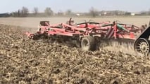 Preparazione del letto di semina della soia in minima lavorazione