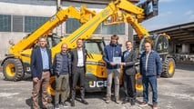 JCB festeggia 40 anni in Italia con una Limited Edition: il primo telescopico tricolore alla Barbaglio