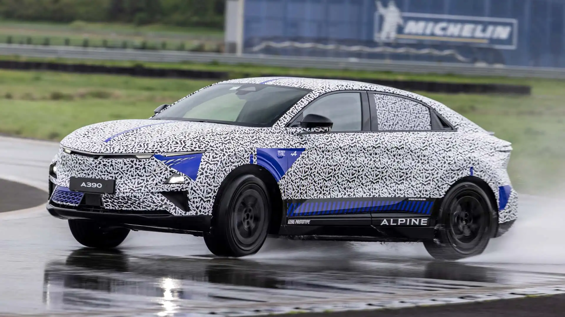 alpine-a390-wet-track-test.webp
