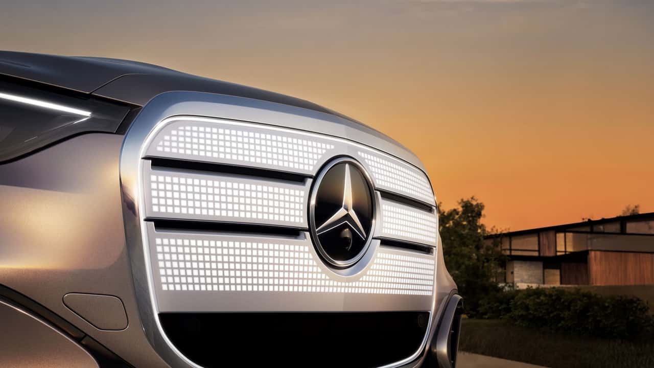 Mercedes GLC mit EQ-Technologie (Teaserbild vom Grill)
