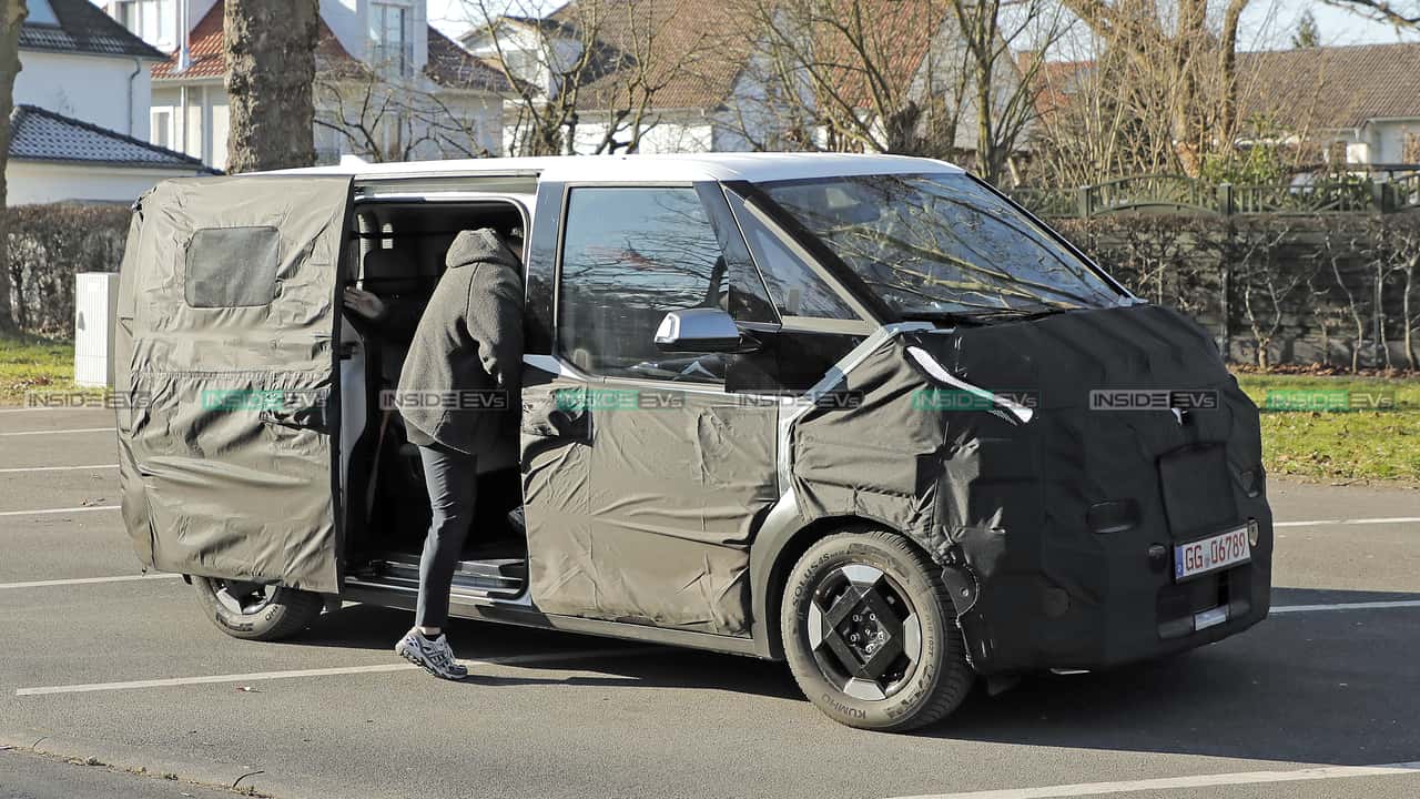Kia PV5 als Erlkönig