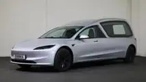Tesla Model 3, coche fúnebre