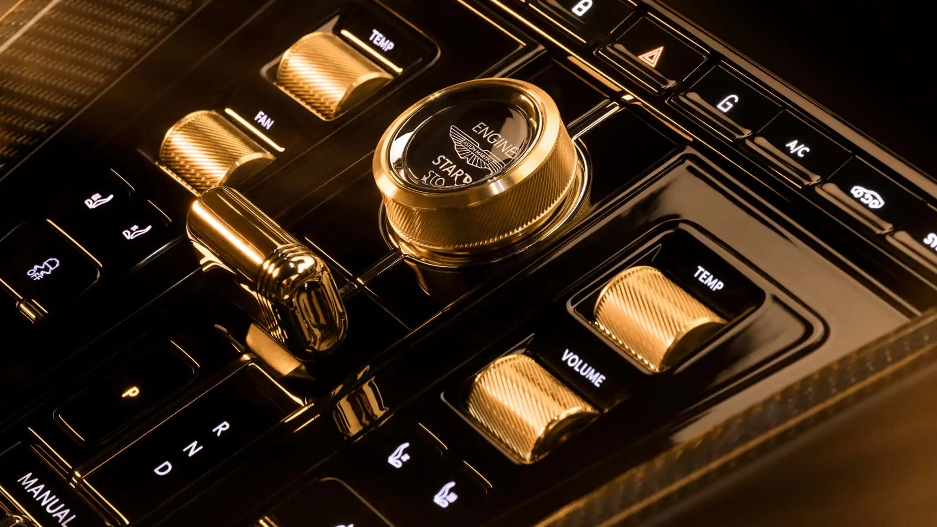 マスターシリーズ(No.1～No.12) ゴールドフィンガークラブ The Aston Martin DB12 Goldfinger Has Real Gold