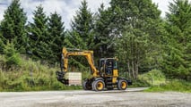 JCB Hydradig Pro: escavatore gommato porta attrezzi