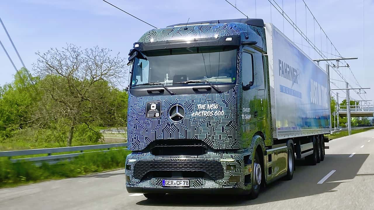 Mercedes eActros 600 tritt gegen Oberleitungs-Lkw an