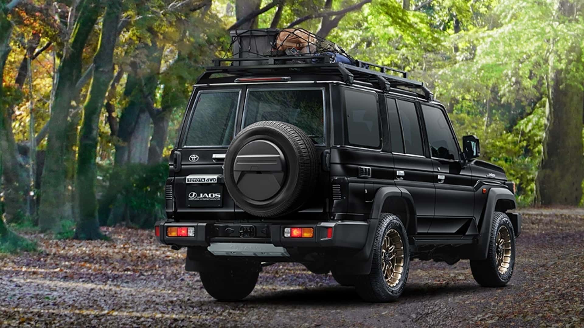 https://cdn.motor1.com/images/mgl/eoRALP/s1/2024-toyota-land-cruiser-70-series-jdm-by-modellista.jpg