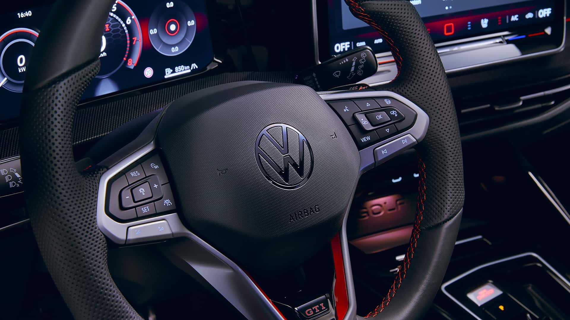 https://cdn.motor1.com/images/mgl/eoRL2A/s1/vw-golf-gti-2024.jpg