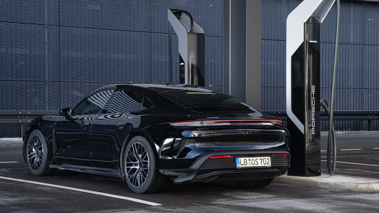 Porsche Taycan (2024)