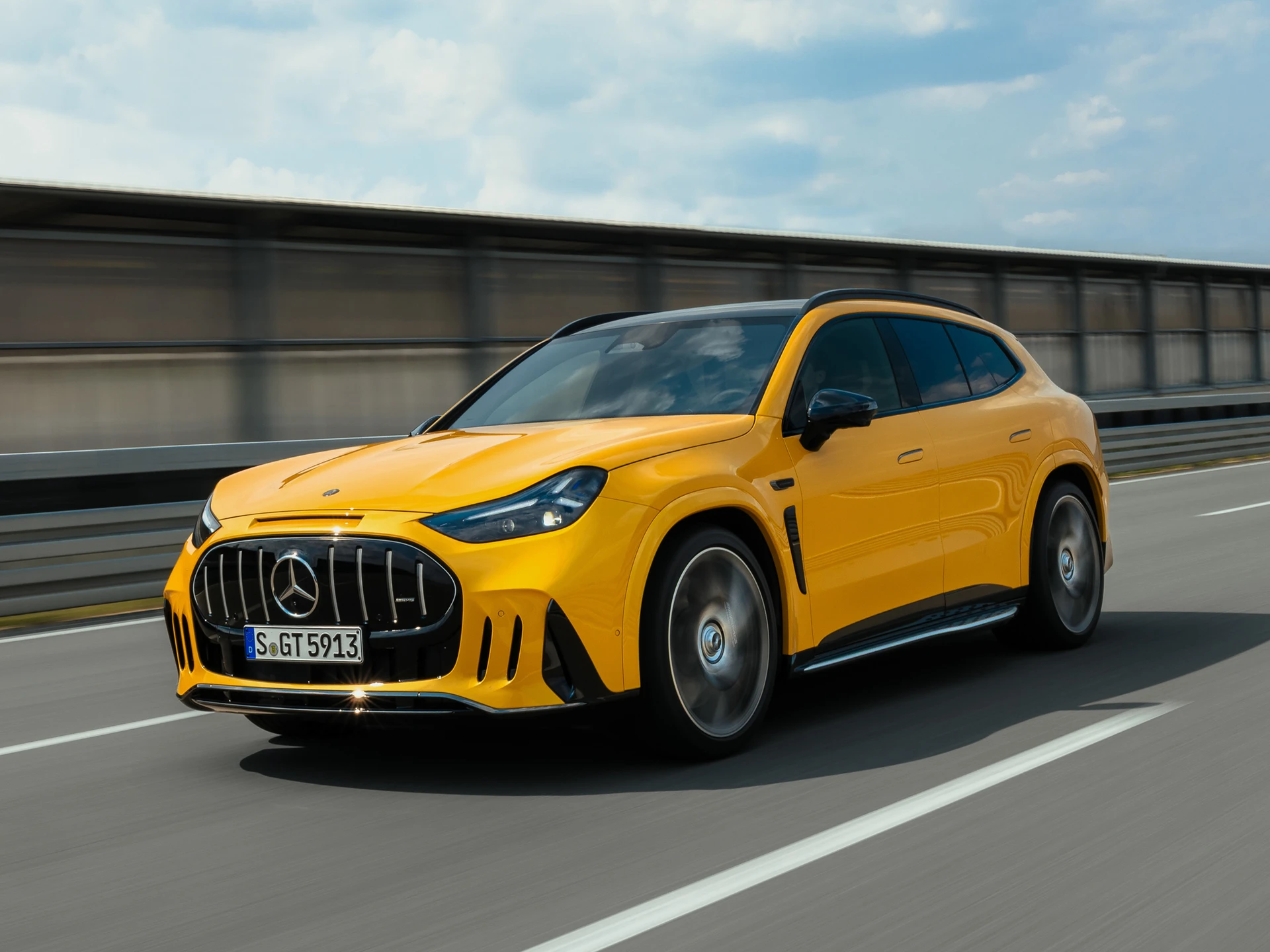 Mercedes-AMG GT SUV tanıtıldı: Motor1 fotoğrafı (14)