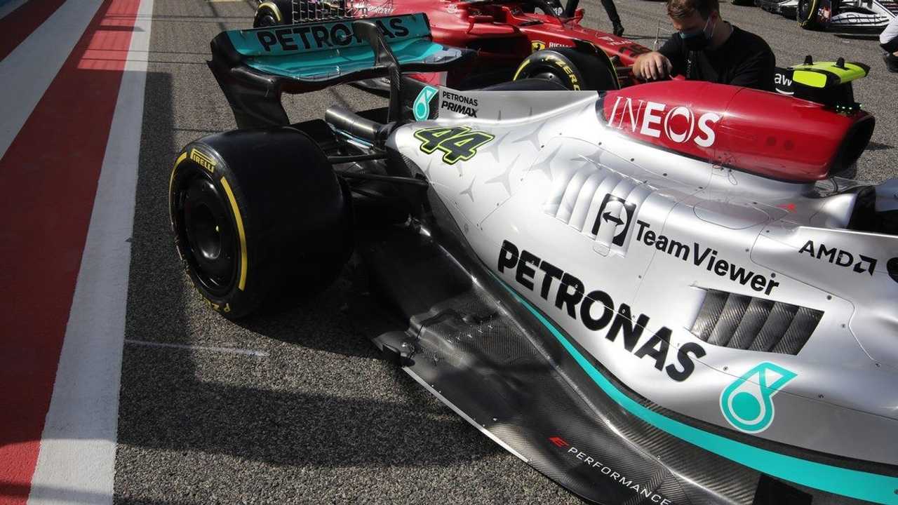 Mercedes W13: branquias para refrigerar la unidad de potencia. Foto: Giorgio Piola