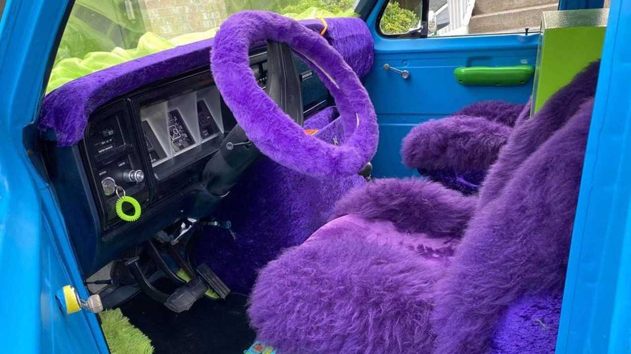 Ford Econoline в стиле «Скуби-Ду»