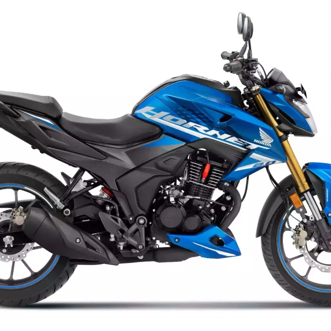 https://cdn.motor1.com/images/mgl/eob2YN/420%3A0%3A1080%3A1080/honda-updates-hornet-2.0-naked-commuter-for-indian-market.webp
