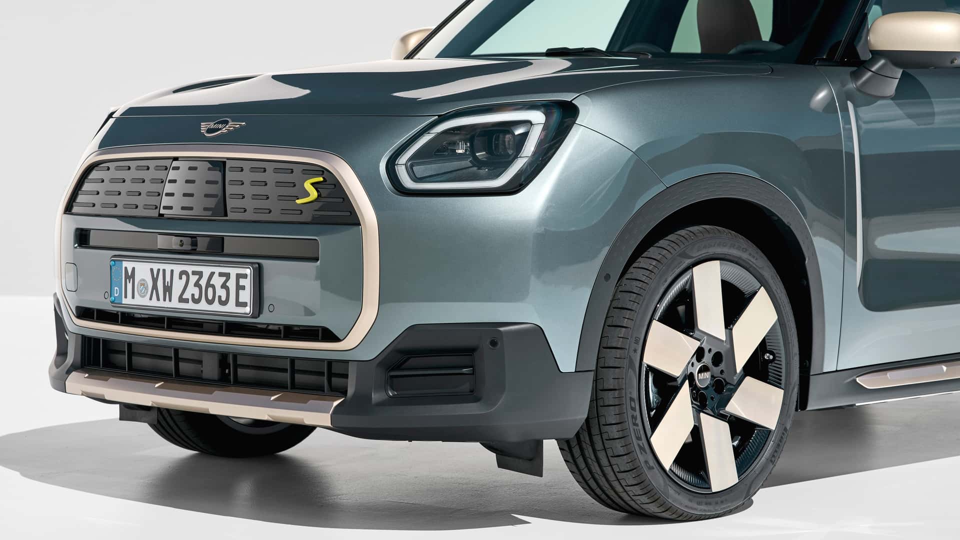 https://cdn.motor1.com/images/mgl/eobJBE/s1/mini-countryman-se-all4-2024.jpg