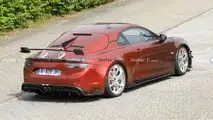 Le foto spia di una nuova versione dell'Alpine A110