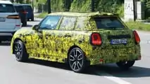MINI Cooper 5 puertas 2024, foto espía