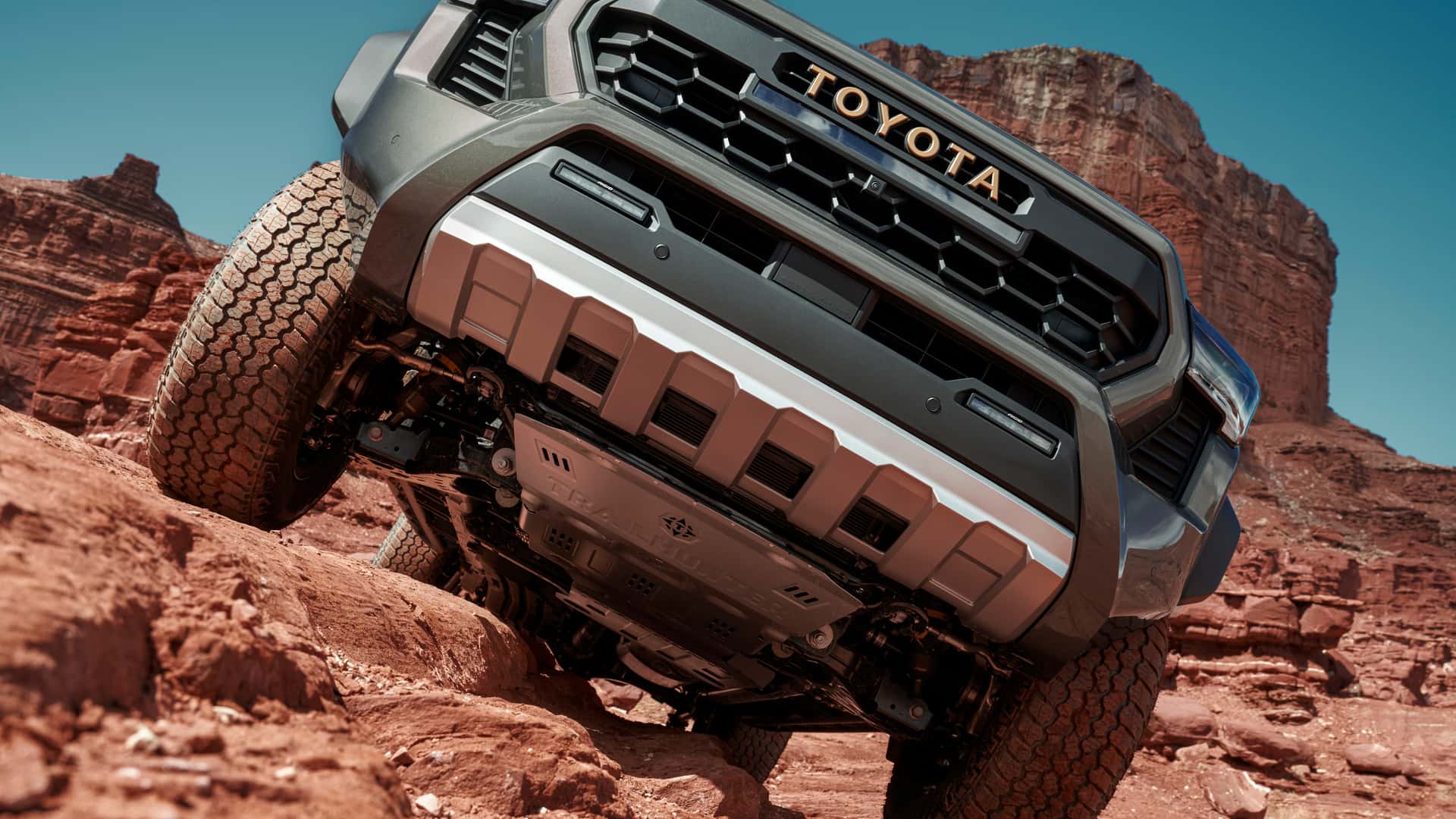 https://cdn.motor1.com/images/mgl/eobzrp/s1/2024-toyota-tacoma-trailhunter.jpg