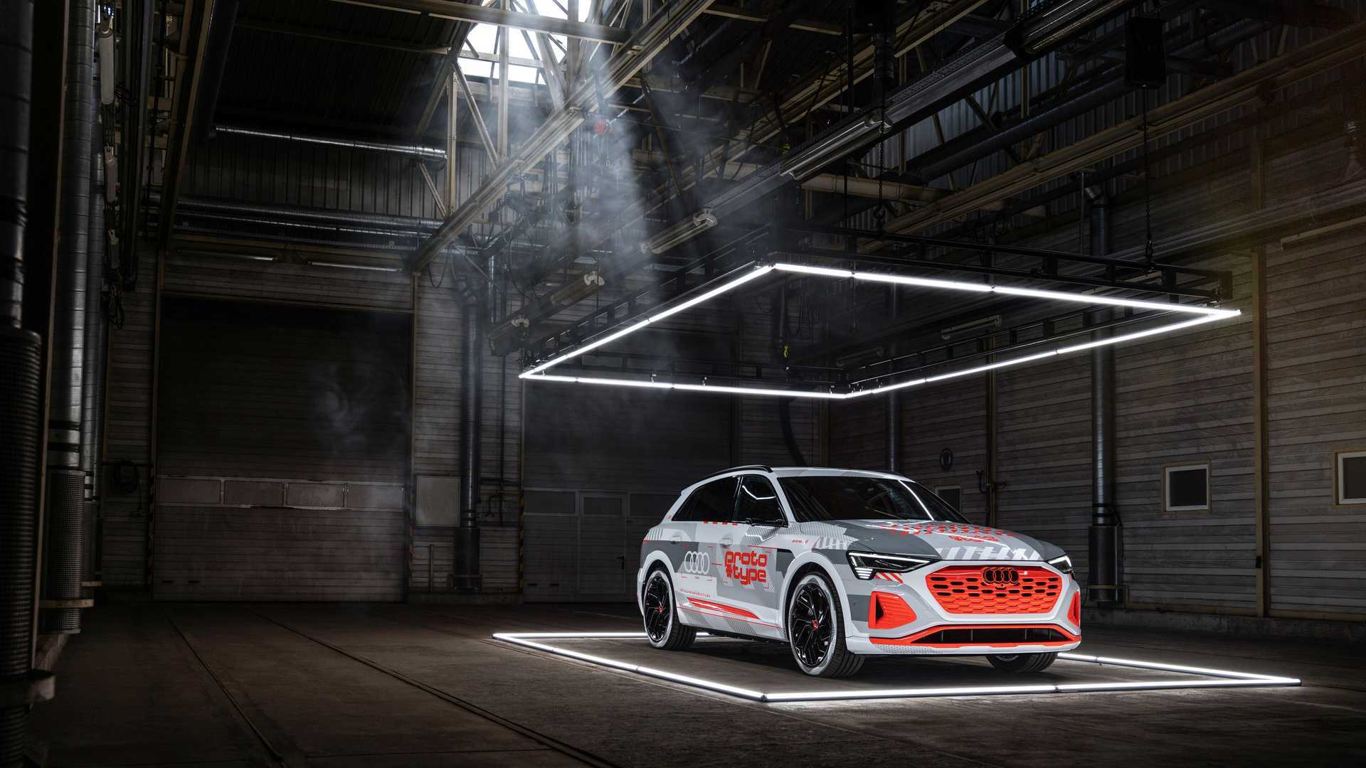L'Audi Q8 e-tron se montre de nouveau avant sa révélation